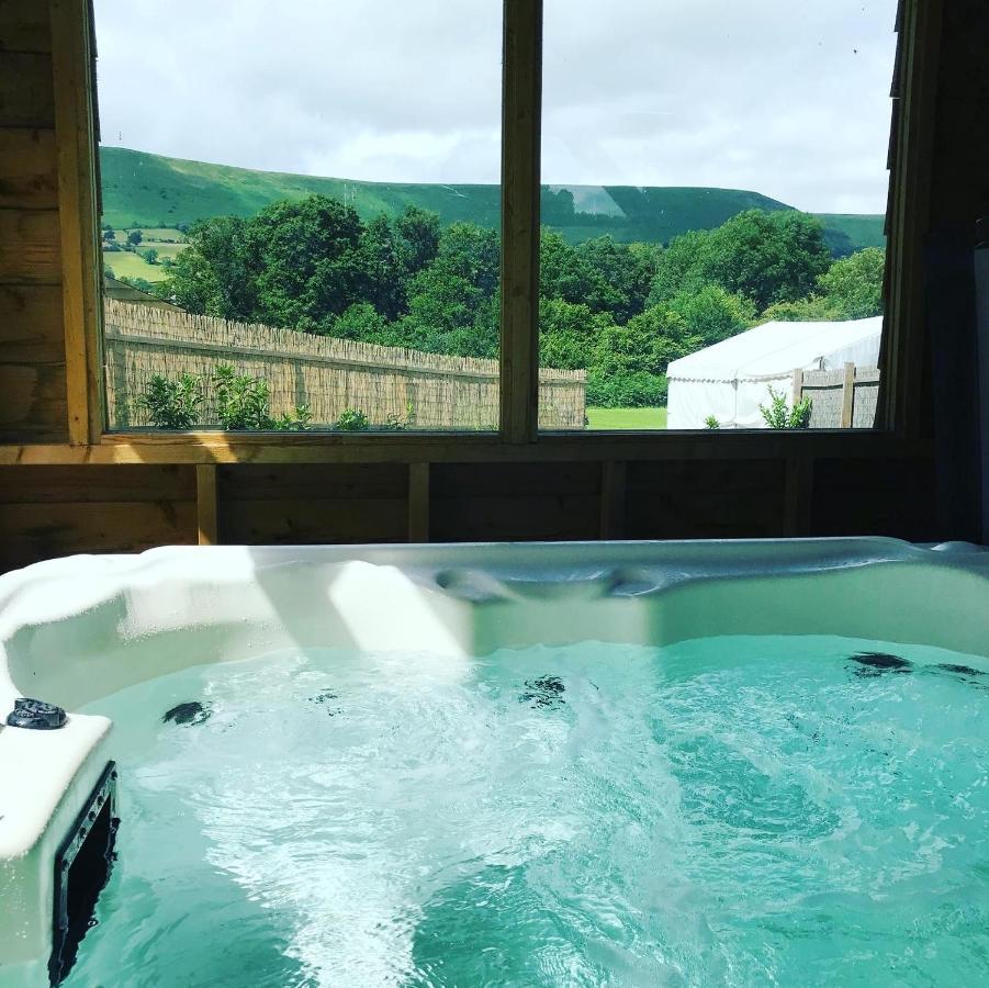 Luxury Cosy Carriage With Electric Private Hot Tub Apartment Hereford Bagian luar foto